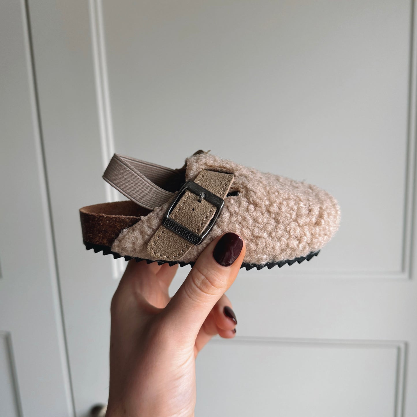 BEIGE TEDDY SLIDERS