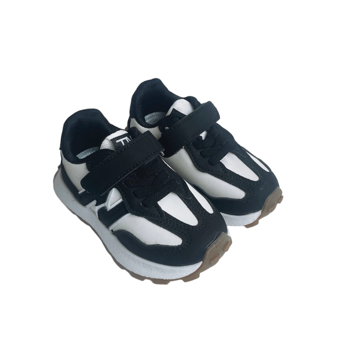 BLACK RUNNER TRAINERS